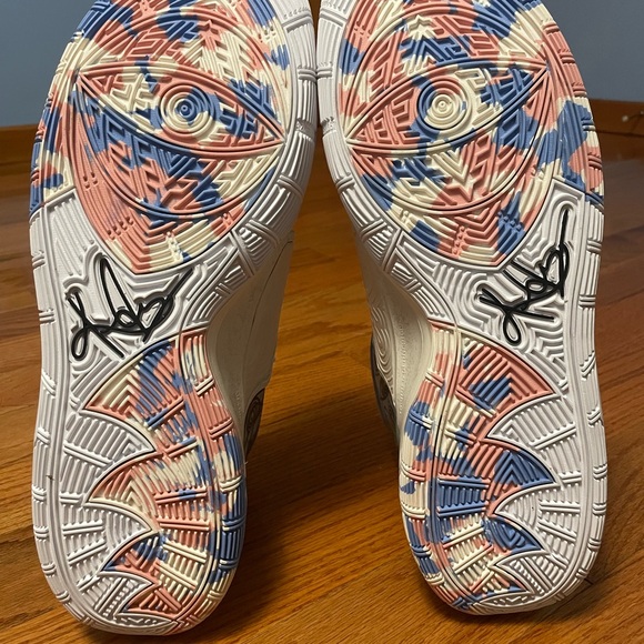 Size 18 - DS Nike Kyrie 6 Preheat Collection "Los Angeles " (CN9839-101) - Picture 8 of 12